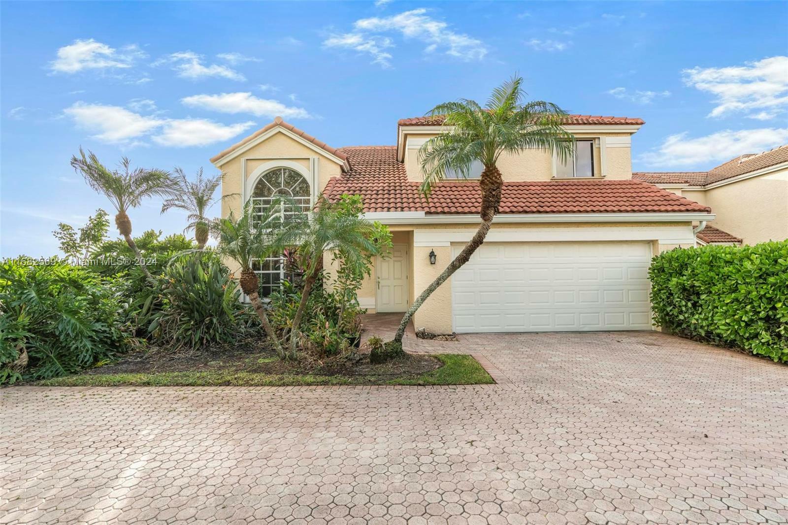 Property Photo:  2873 Oak Park Cir  FL 33328 