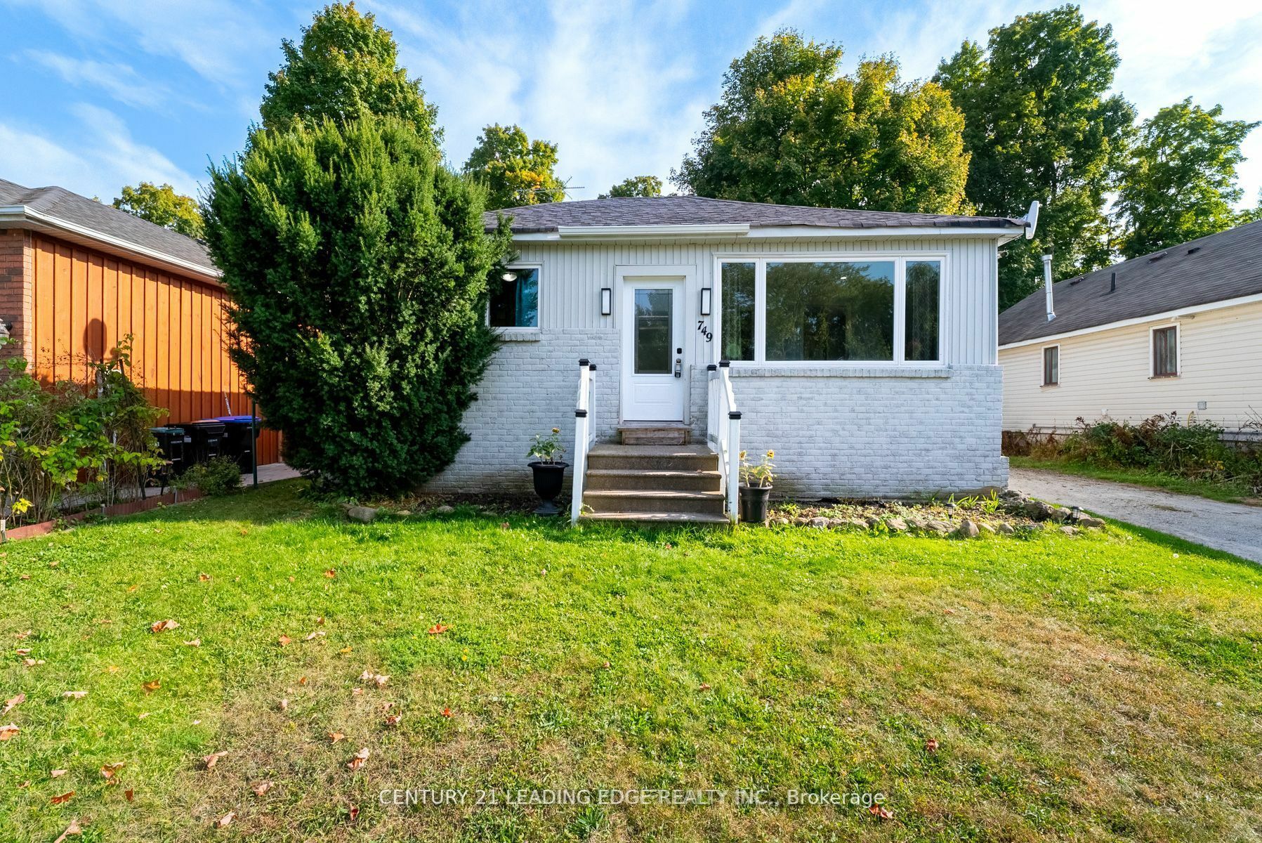 Property Photo:  749 Innisfil Beach Rd  ON L9S 4E4 