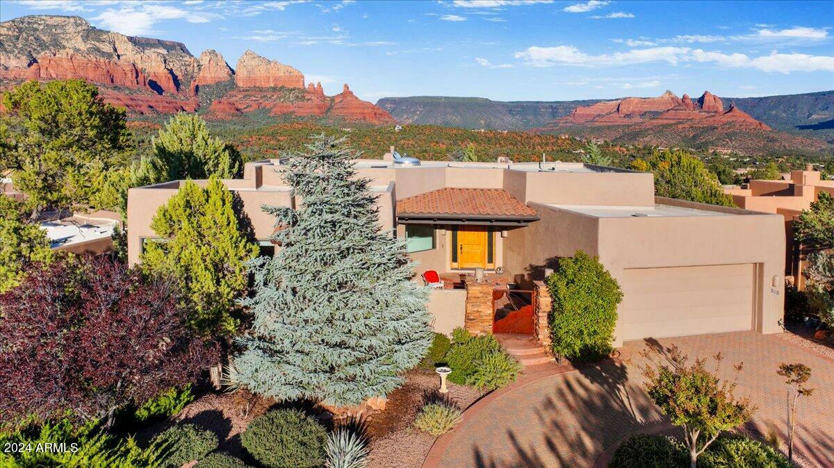 308 Calle Linda --  Sedona AZ 86336 photo