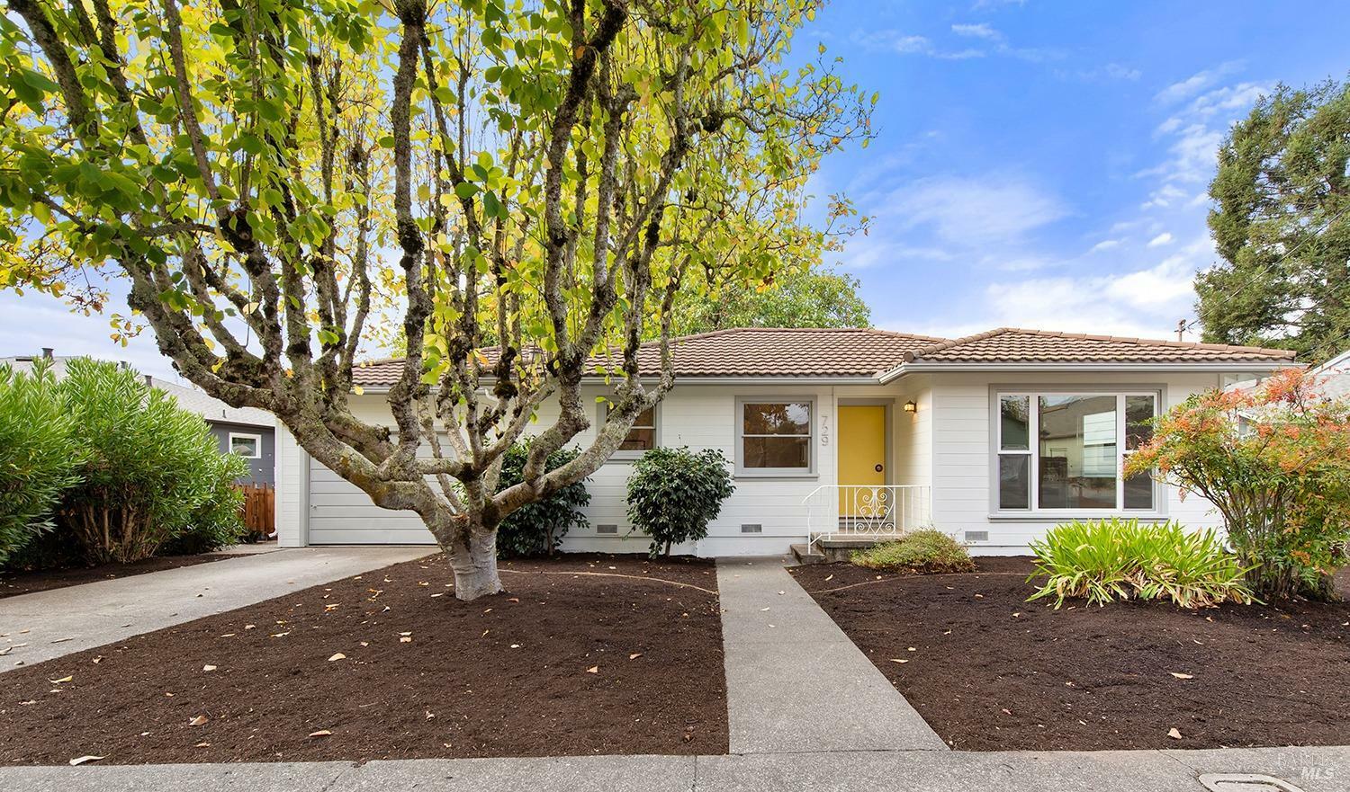 Property Photo:  729 Center Street  CA 95448 