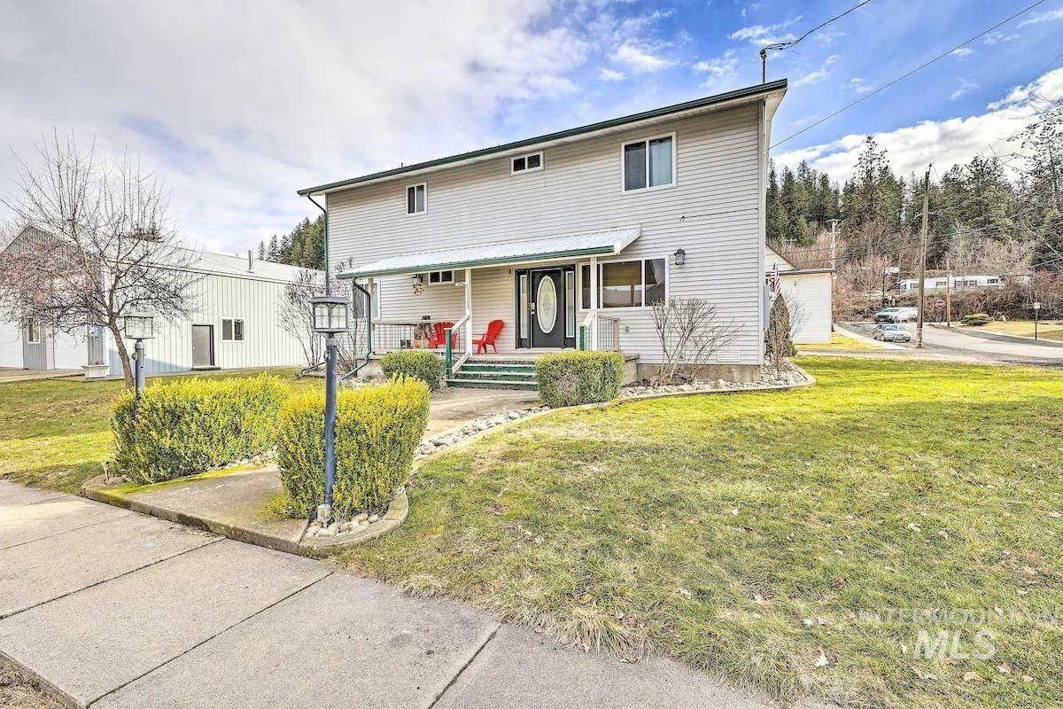 Property Photo: 201 Pine Avenue ID 83539