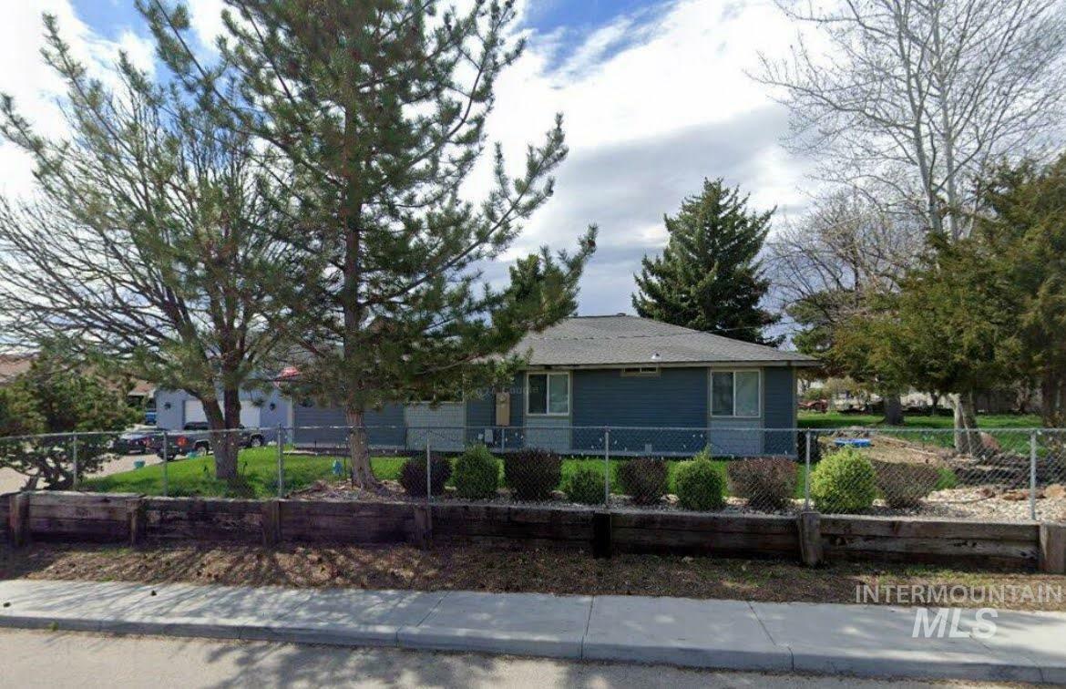 Property Photo: 151 S Orchard Ave ID 83634
