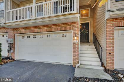 Property Photo:  33 Parkside Drive  PA 17042 