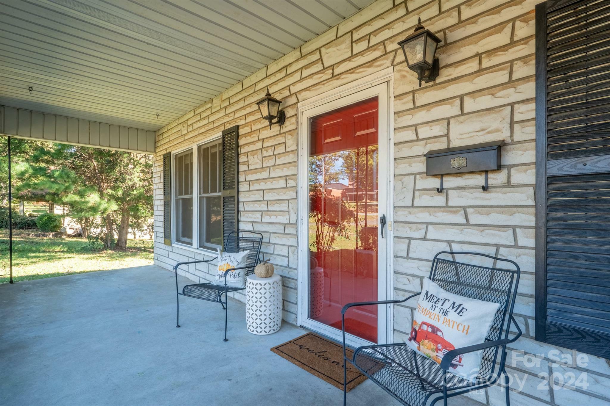 Property Photo:  308 E Chestnut Street  NC 28164 