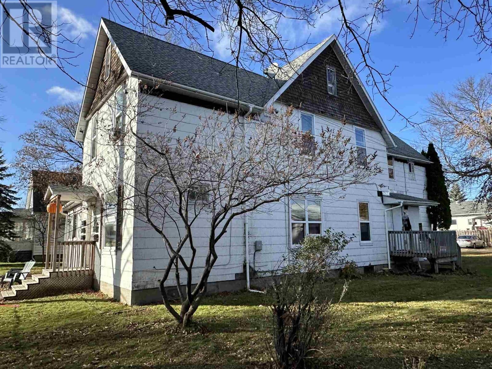 Property Photo:  314 First St E  ON P9A 1K7 