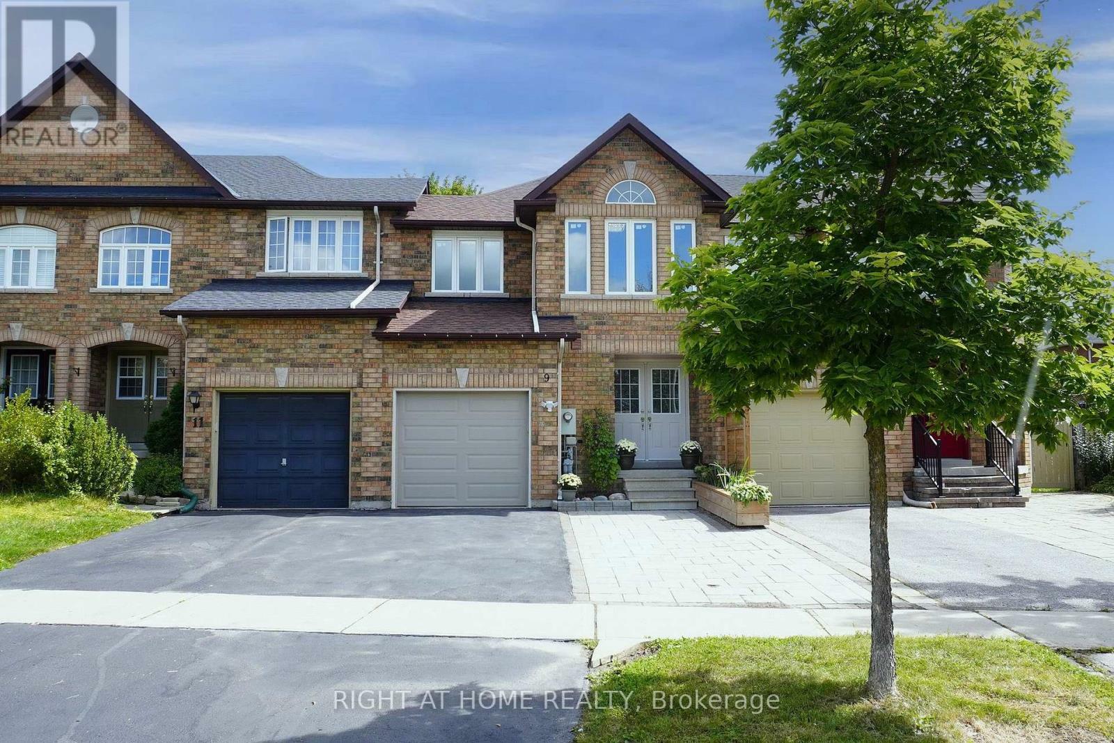 9 Auraglen Street  Richmond Hill (Oak Ridges) ON L4E 4E3 photo