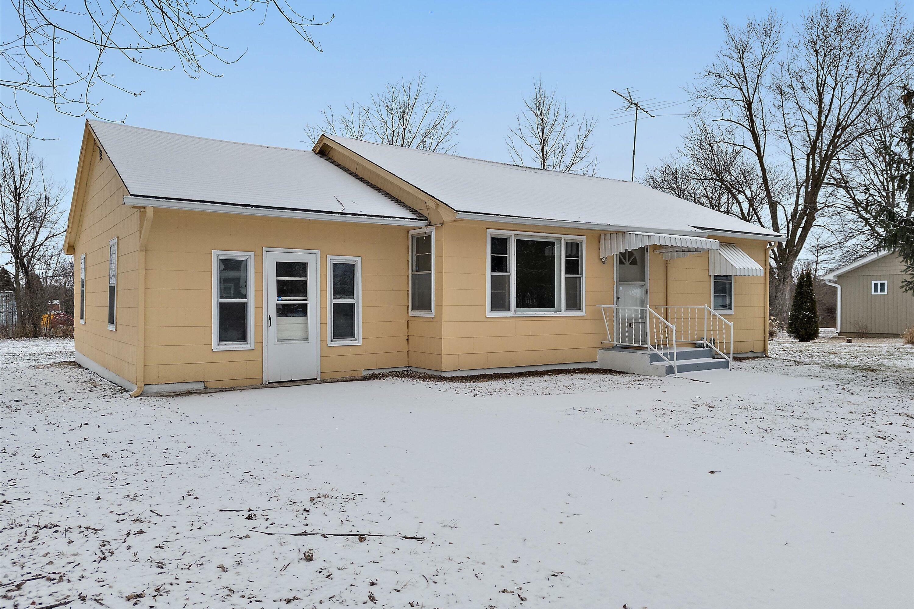 Property Photo:  105 Glover Street  MO 65251 