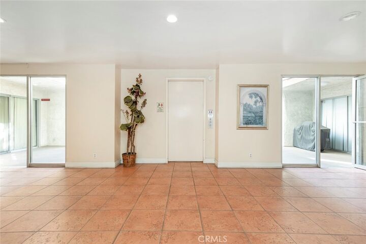 Property Photo:  1146 E Lexington Drive 20  CA 91206 