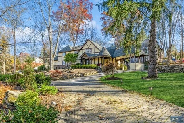 Property Photo:  304 East Saddle River Road  NJ 07458 