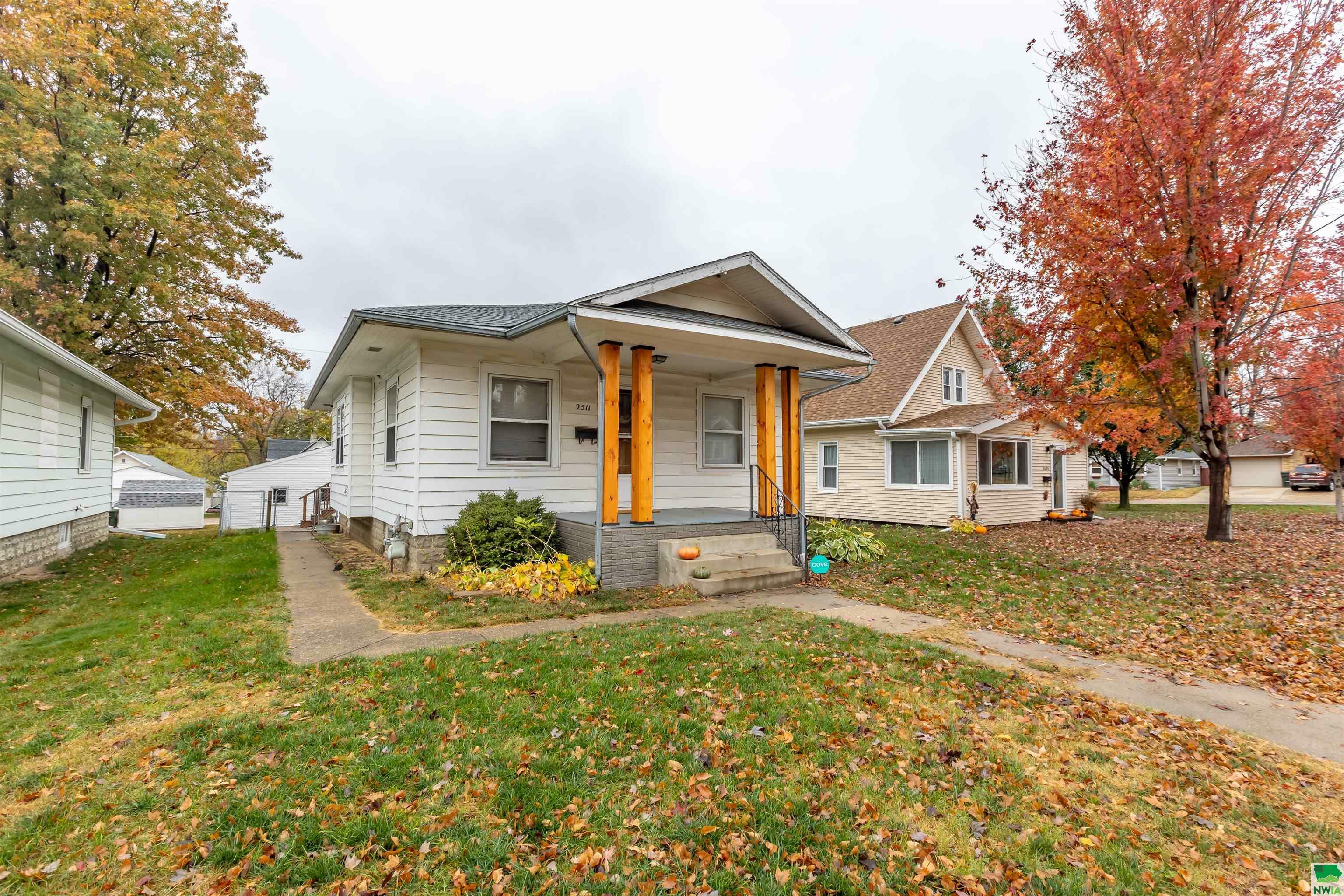 Property Photo:  2511 S Lemon  IA 51106 