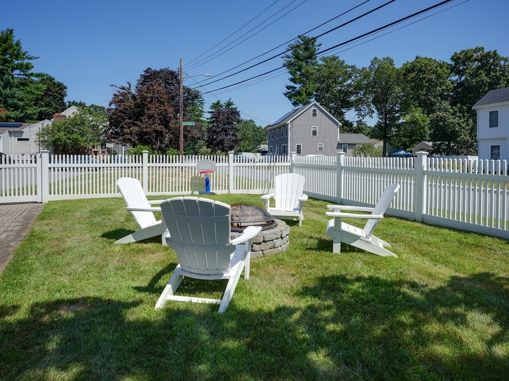 Property Photo:  19 Mohawk Rd  MA 01803 