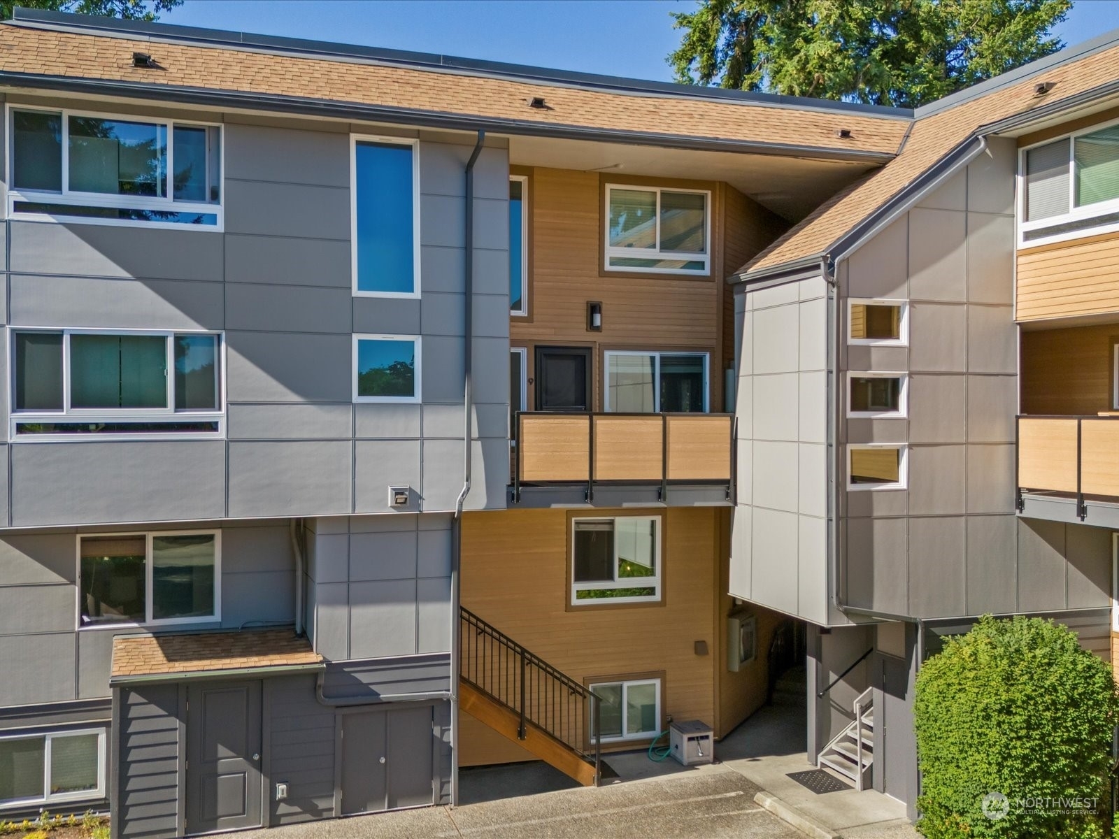 Property Photo:  11401 Roosevelt Way NE 7  WA 98125 