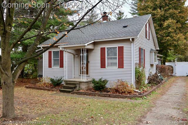 Property Photo:  46 Pennell Road  MI 48444 