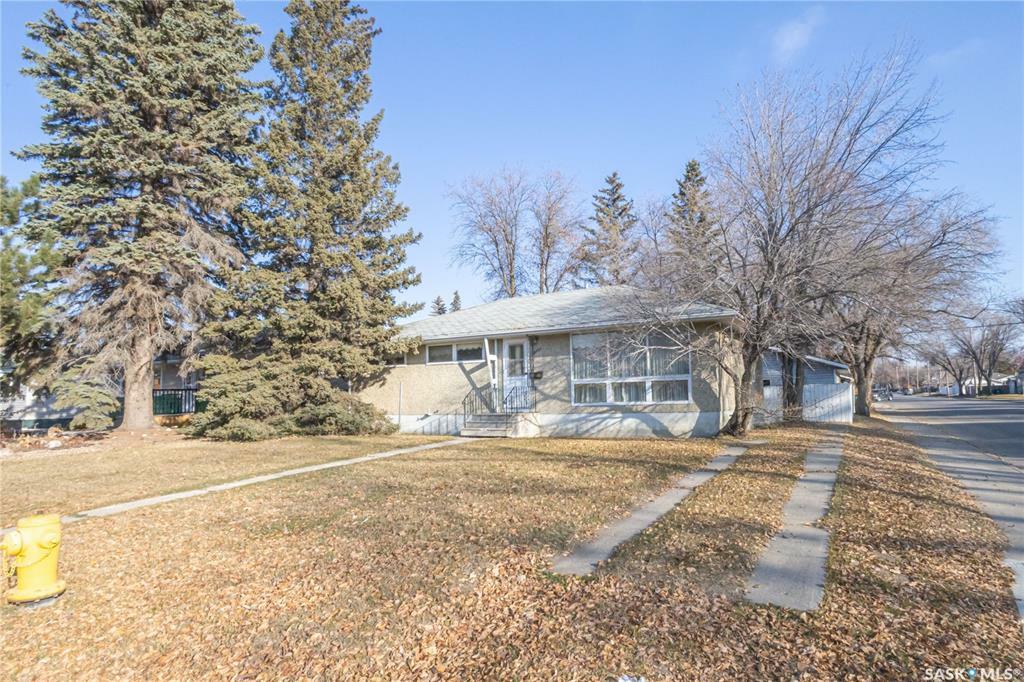 2337 Cairns Avenue  Saskatoon SK S7J 1T9 photo