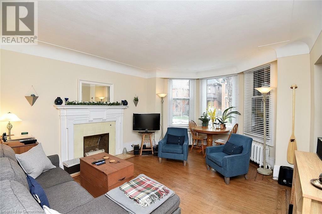 Property Photo:  156 Robinson Street  ON L8P 1Z5 