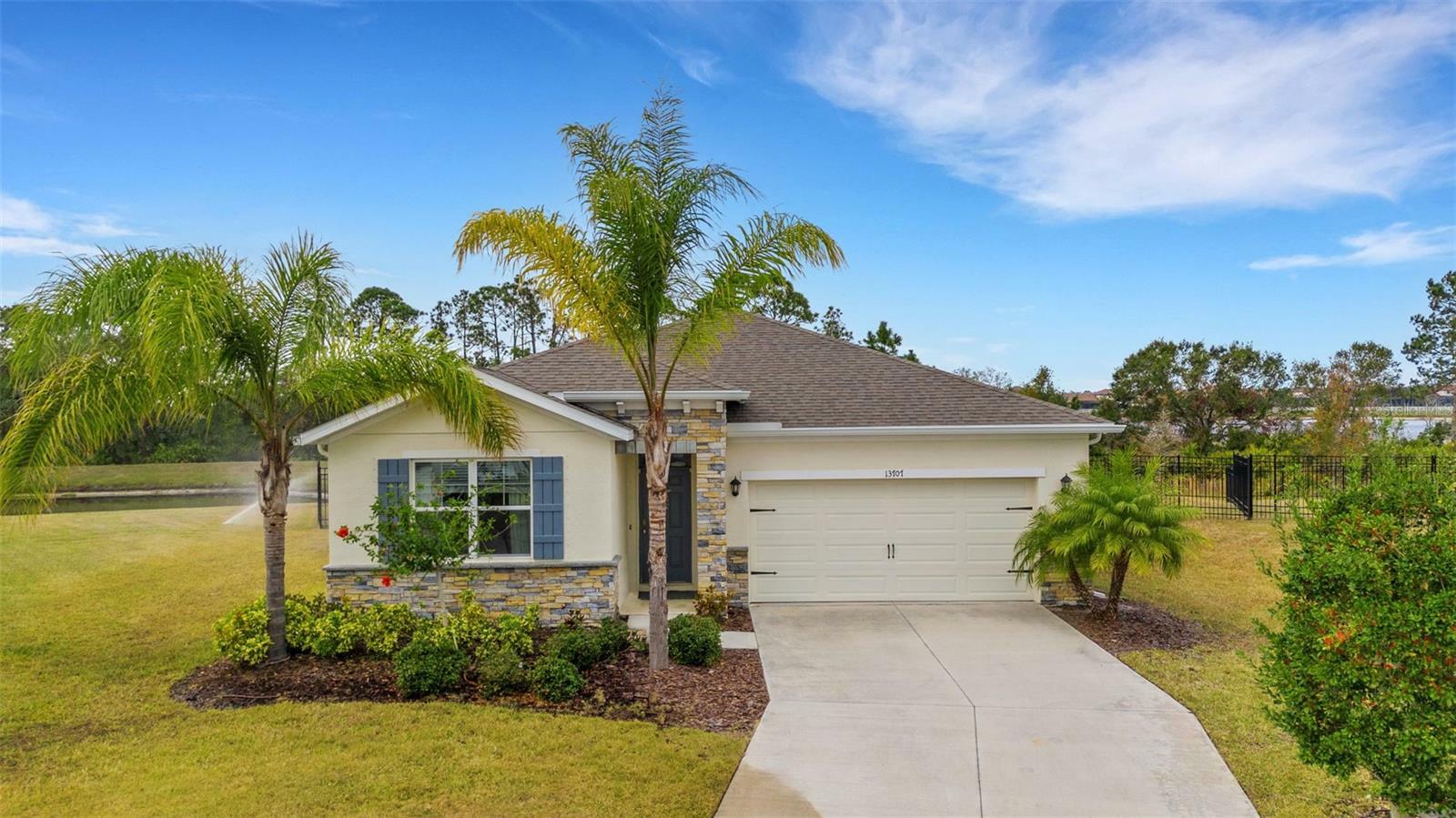 Property Photo:  13707 Woodbridge Terrace  FL 34211 