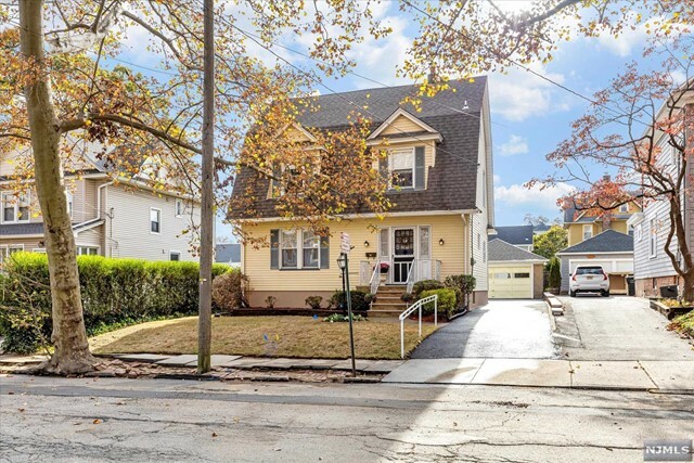 Property Photo:  55 Saint Clair Avenue  NJ 07070 