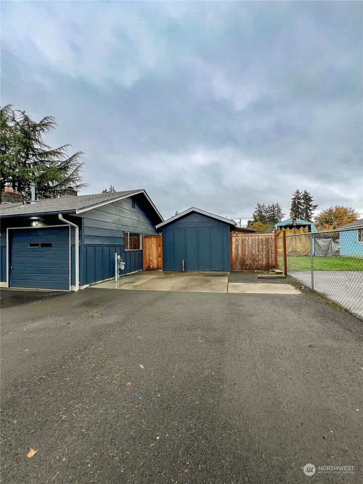 Property Photo: 1314 Stillwell Street NE WA 98516