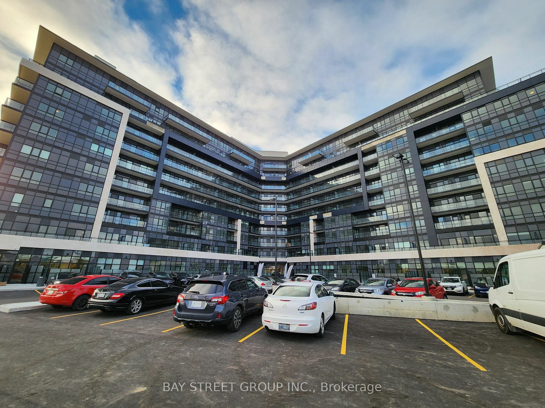 Property Photo:  395 Dundas St W 521  ON L6M 5R8 