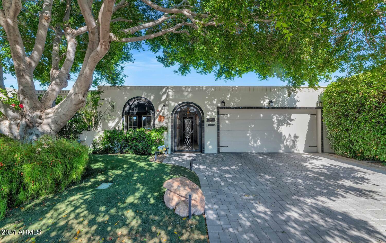 Property Photo: 6938 E Exeter Boulevard AZ 85251