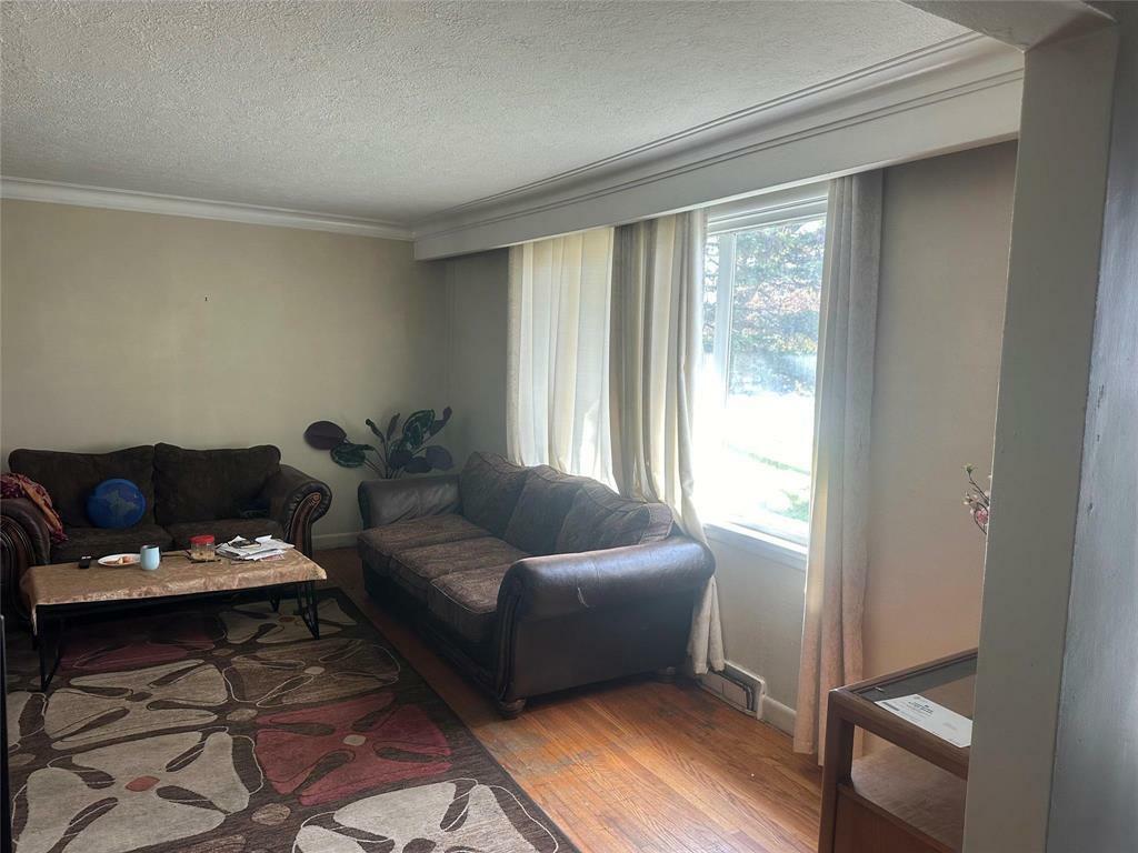 Property Photo:  170 Kenaston Boulevard  MB R3N 1V2 