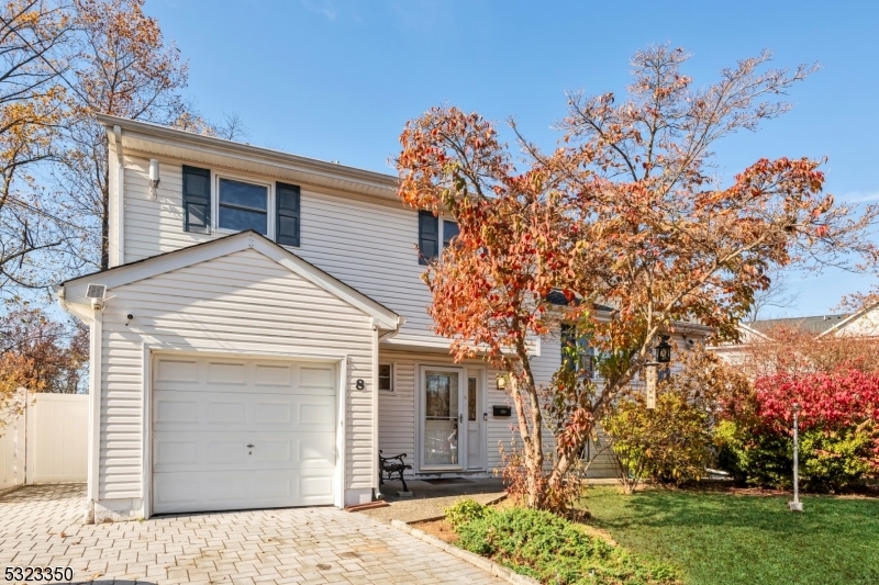 Property Photo:  8 Carlisle Ct  NJ 08817 