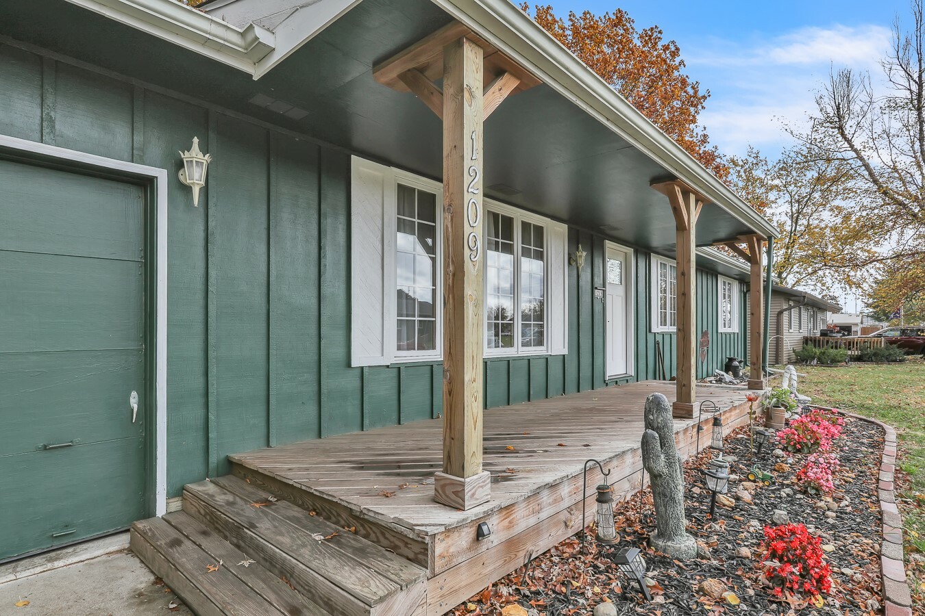 Property Photo:  1209 Robin Street  IA 50138 