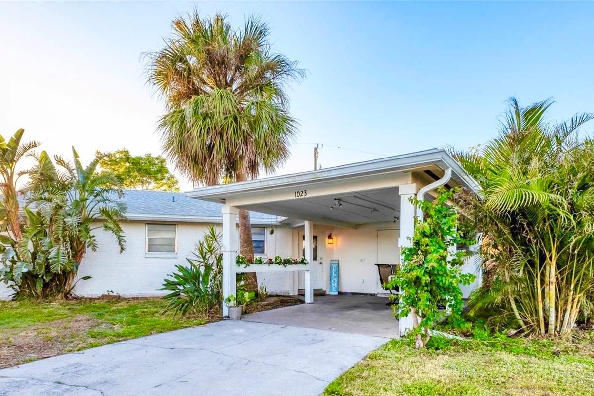Property Photo: 1023 Lillian Street FL 34285