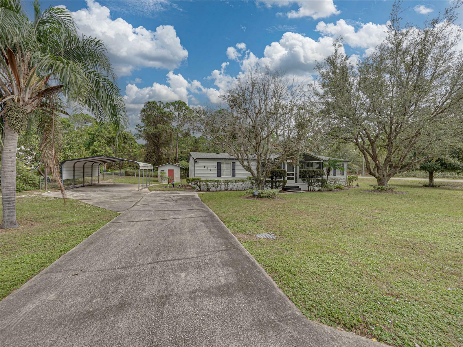 Property Photo:  117 E Sunnyside Drive  FL 33852 