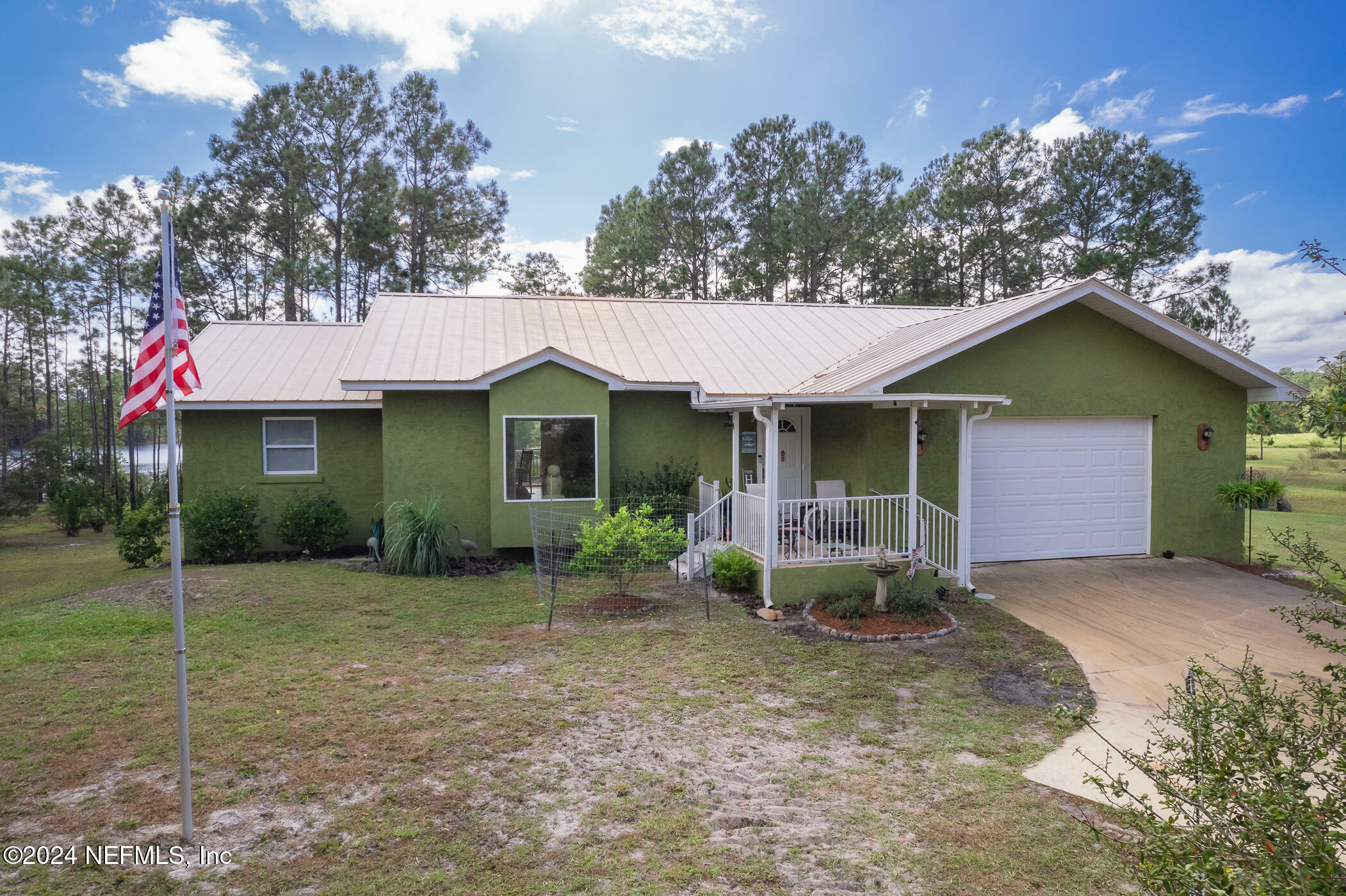 Property Photo:  117 Palmetto Road  FL 32139 