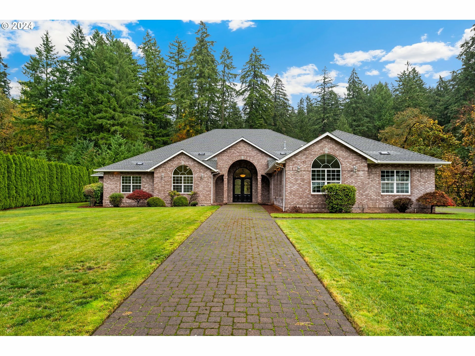 Property Photo: 7474 Battle Creek Rd OR 97317