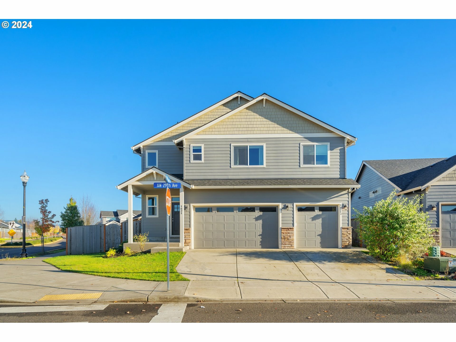 Property Photo:  1621 NW 29th Ave  WA 98604 