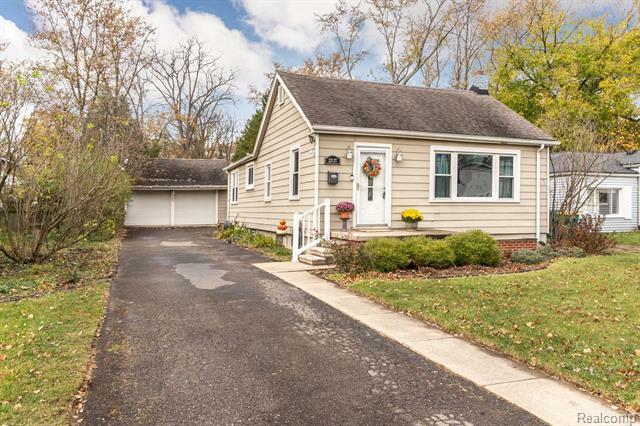 Property Photo:  22827 Power Road  MI 48336 