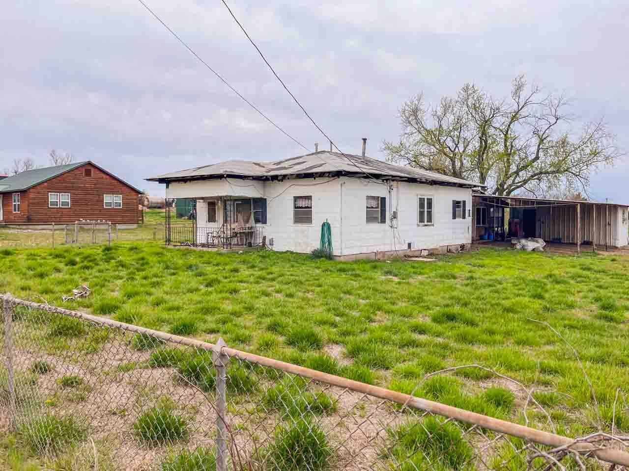 Property Photo: 2922 N Kings Highway OK 74023