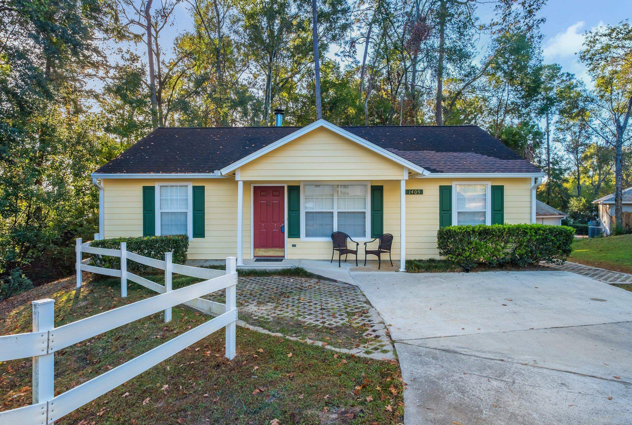 Property Photo:  1409 Idlewild Drive  FL 32311 