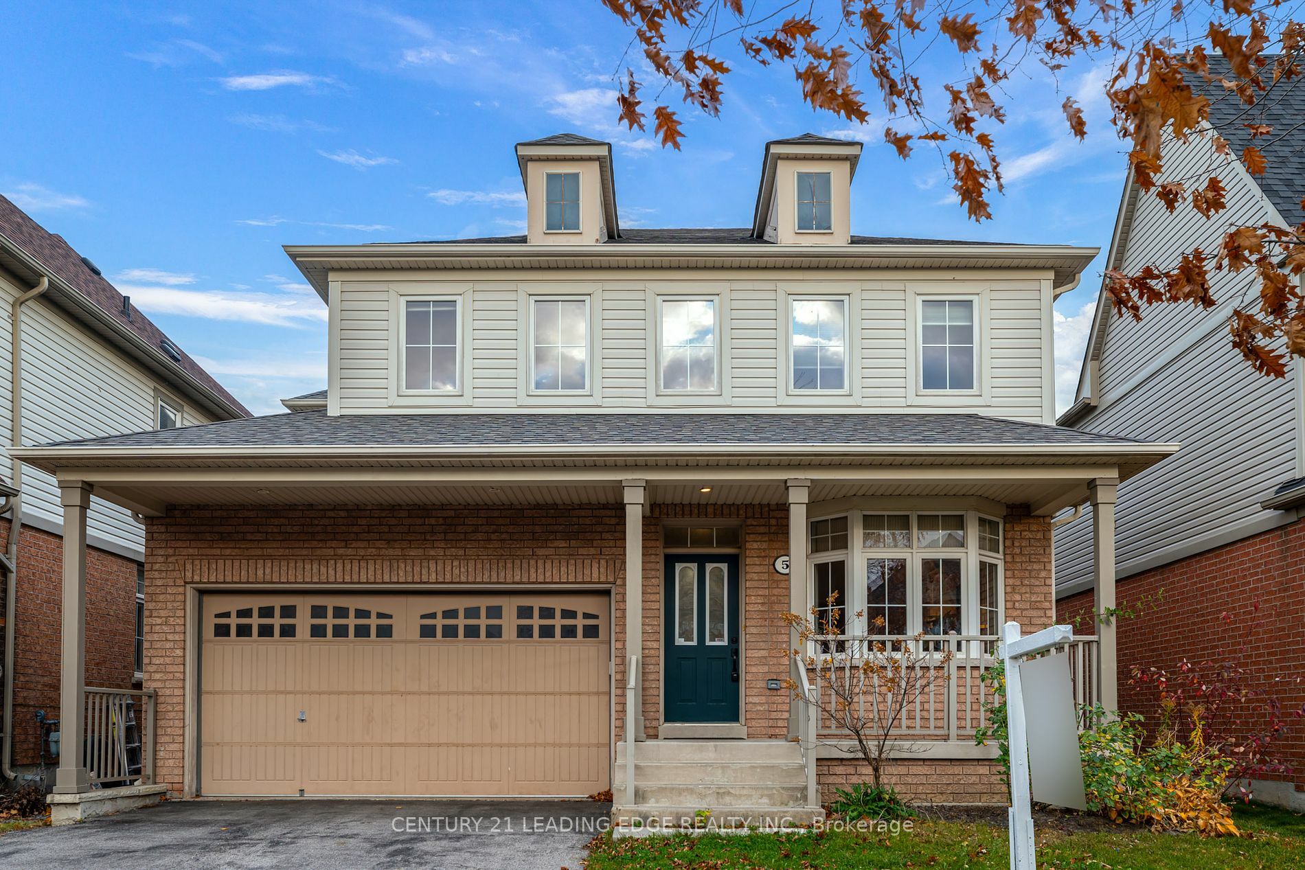 Property Photo:  5 Woodbine Pl  ON L1L 1C5 