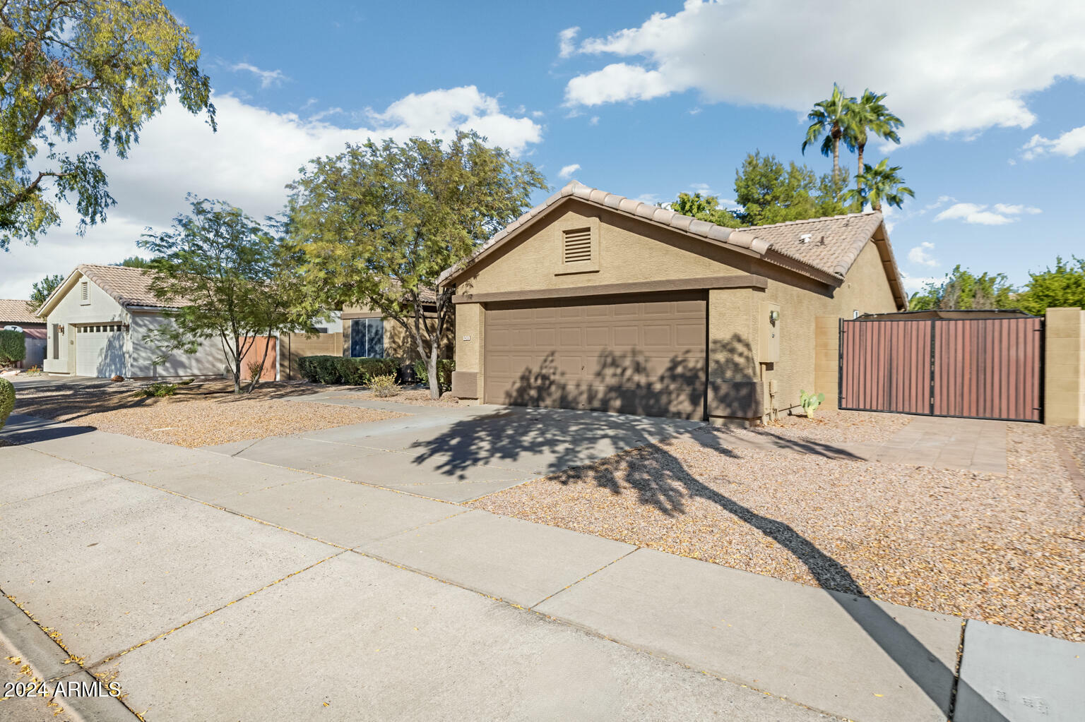 Property Photo:  901 S Evergreen Street  AZ 85225 