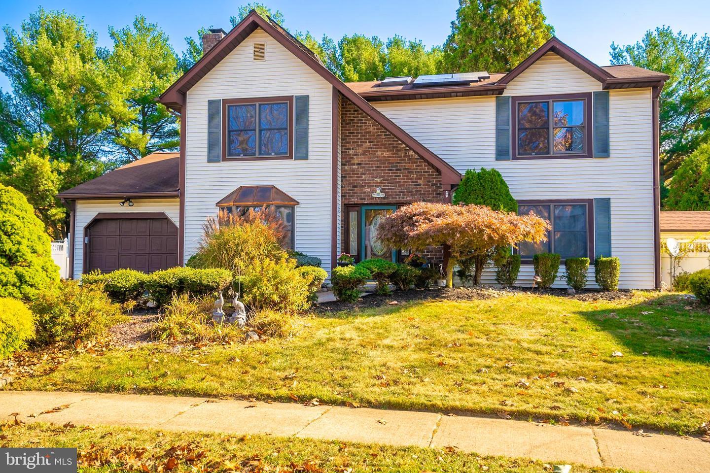 54 Wetherhill Way  Dayton NJ 08810 photo