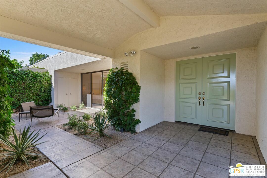 Property Photo:  6   Trojan Ct  CA 92270 