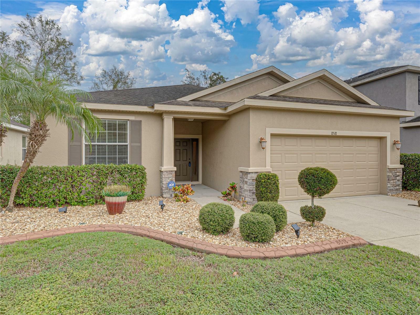 Property Photo:  8518 Tidal Breeze Drive  FL 33569 