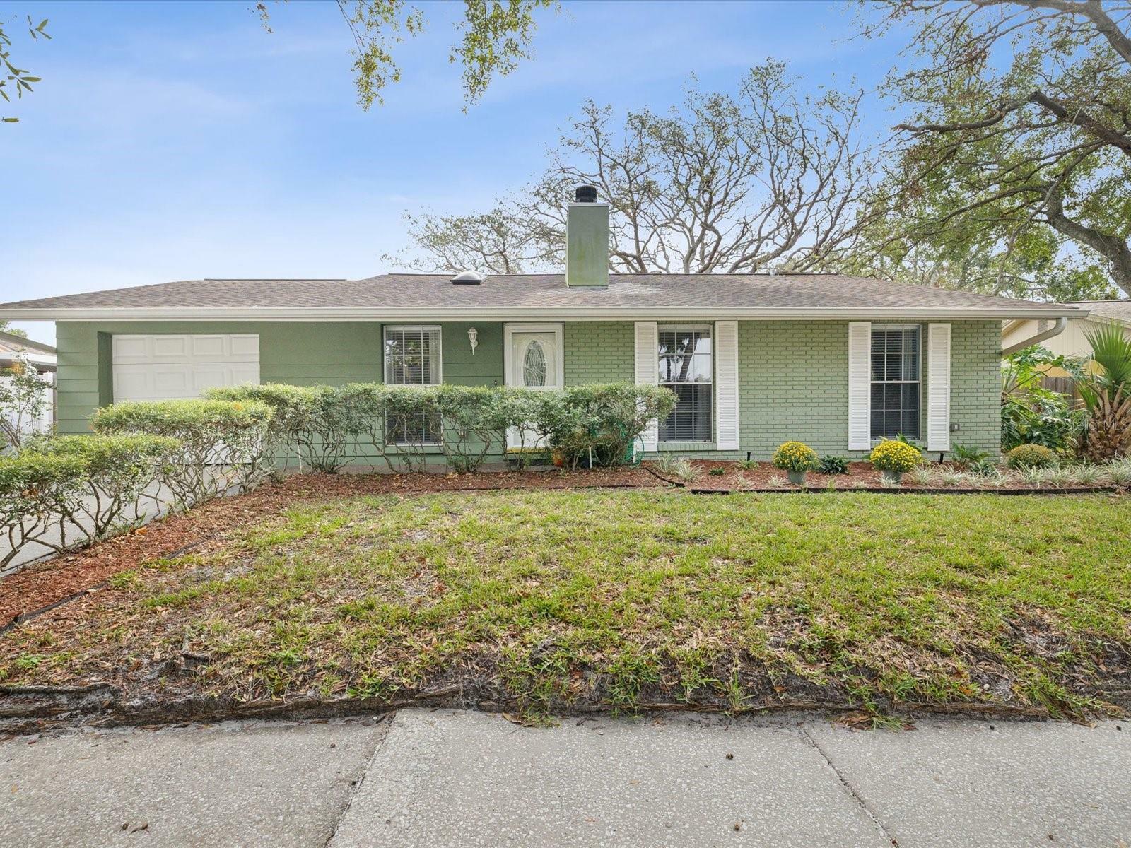 Property Photo: 8311 Woodlake Place FL 33615
