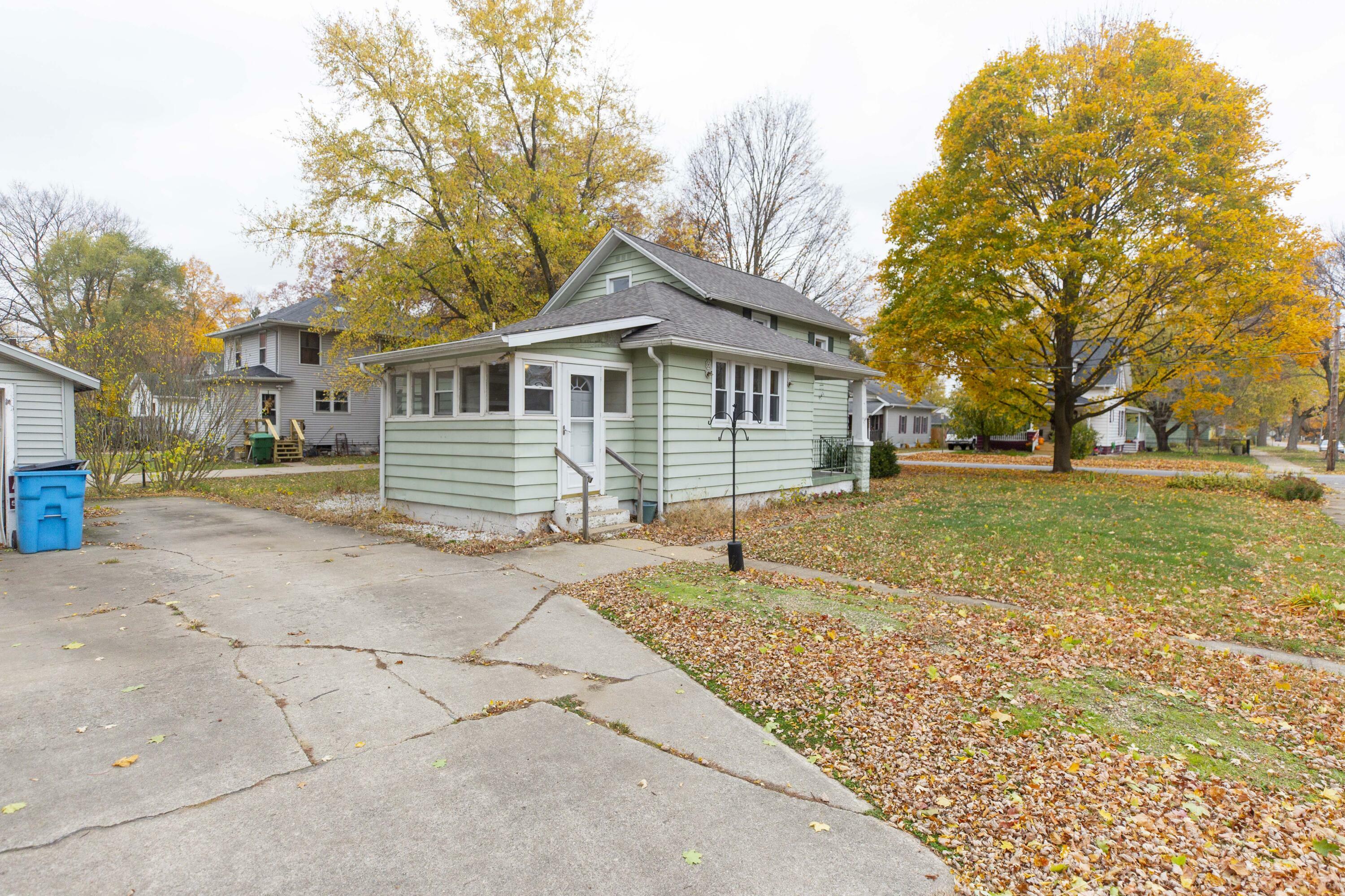 Property Photo:  1120 Sycamore Street  MI 49120 