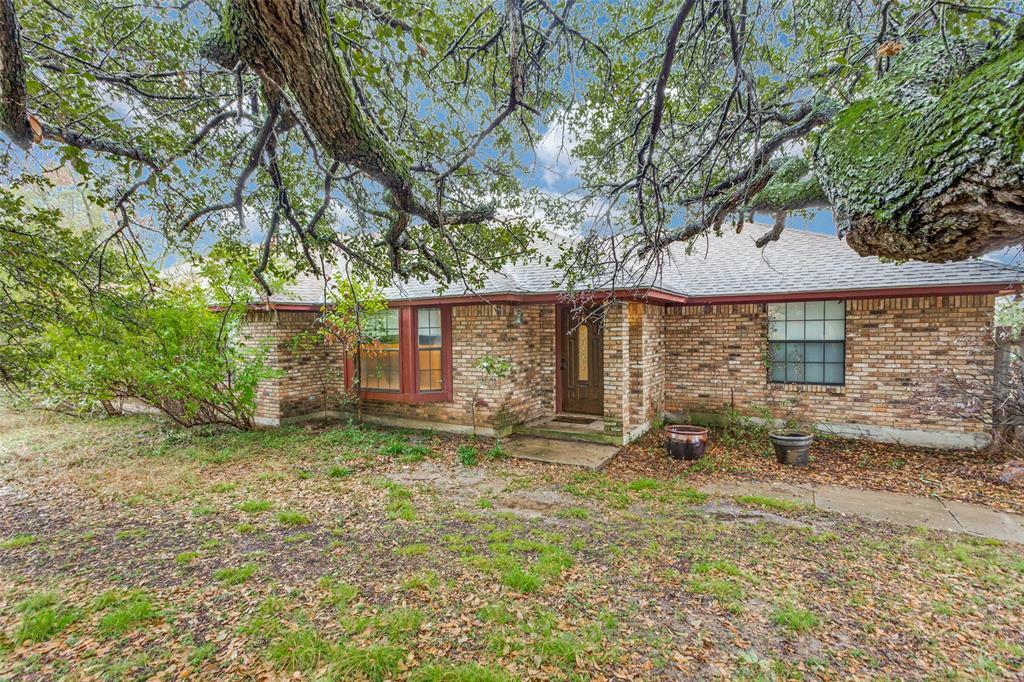 Property Photo:  735 Royal View Court  TX 76087 