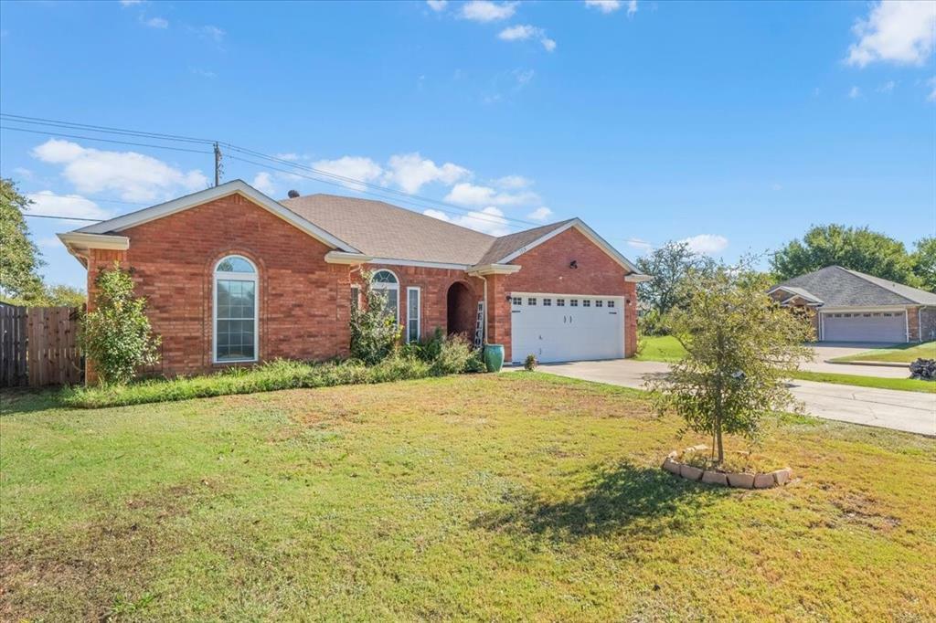 Property Photo:  1719 Farmington Drive  TX 76063 