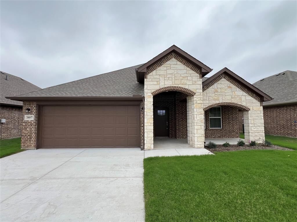 Property Photo: 807 Hardaway Lane TX 75402