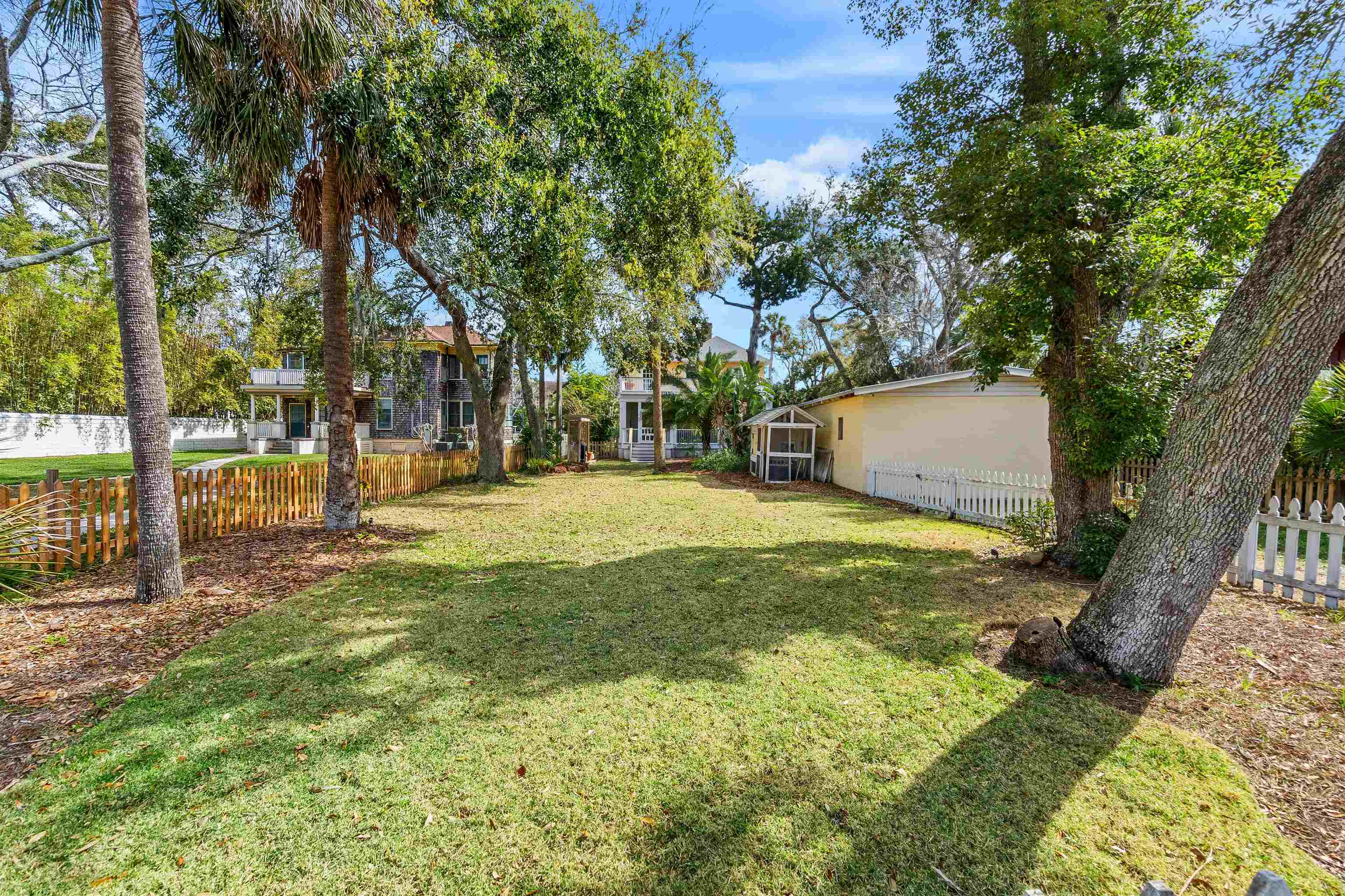 Property Photo: 288 St George St FL 32084