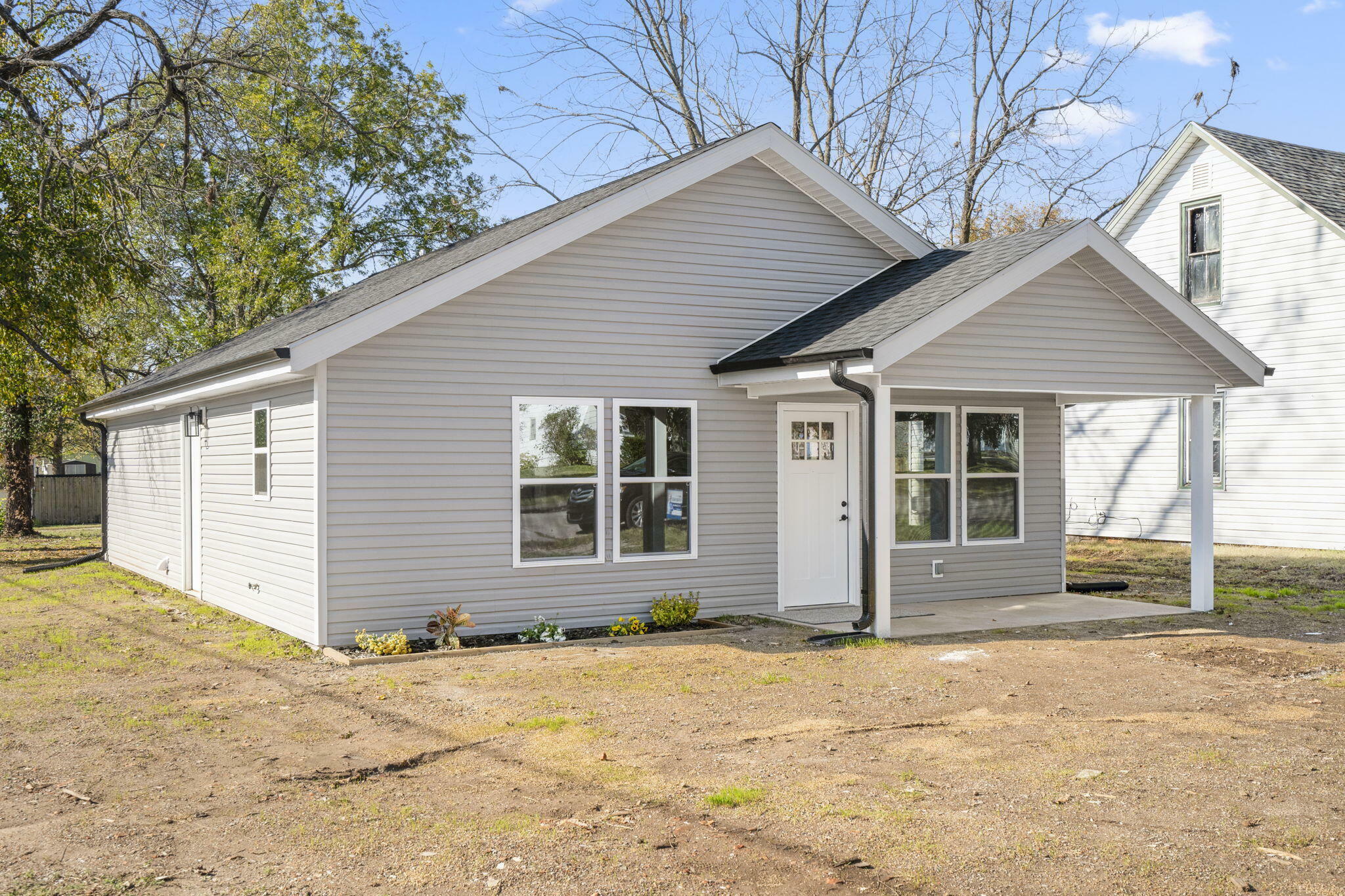 Property Photo:  811 S Madison Avenue  MO 65605 