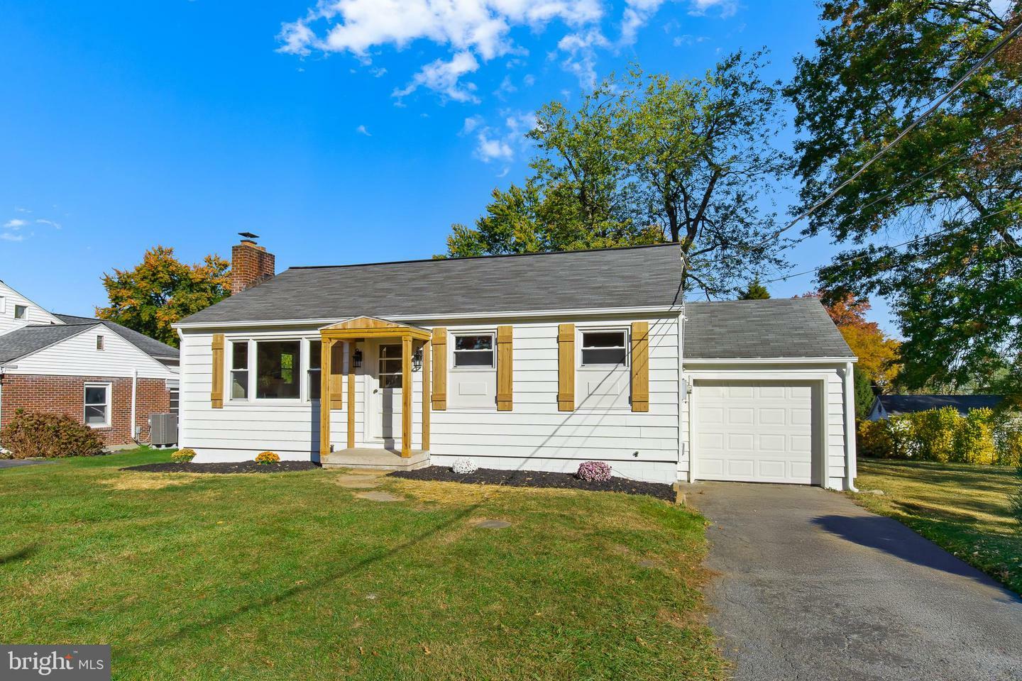 Property Photo:  2635 Graystone Road  PA 17520 