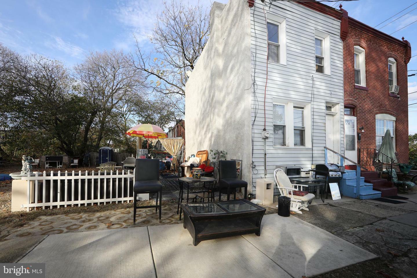 Property Photo:  977 Florence Street  NJ 08104 