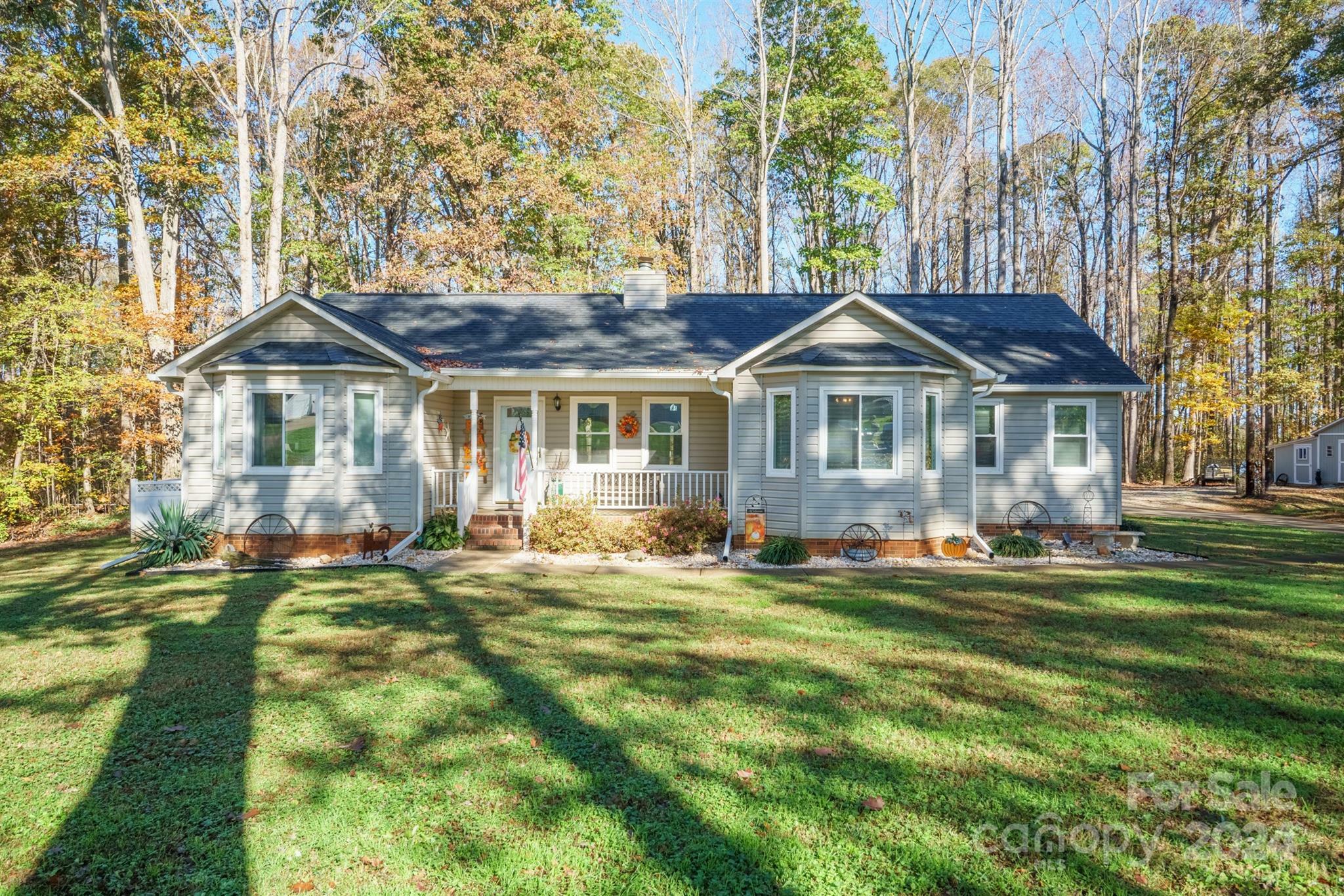 Property Photo:  2575 Hill Top Drive  NC 28147 